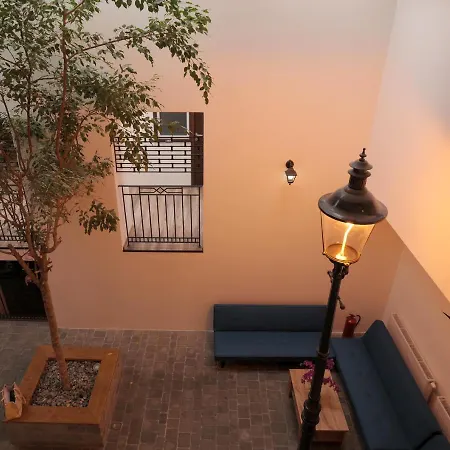 Old Town Кондоминиум