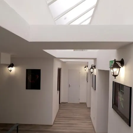 Old Town Кондоминиум Братислава