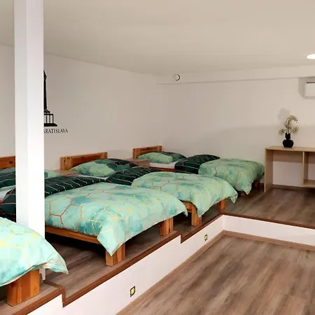 Old Town Кондоминиум Братислава